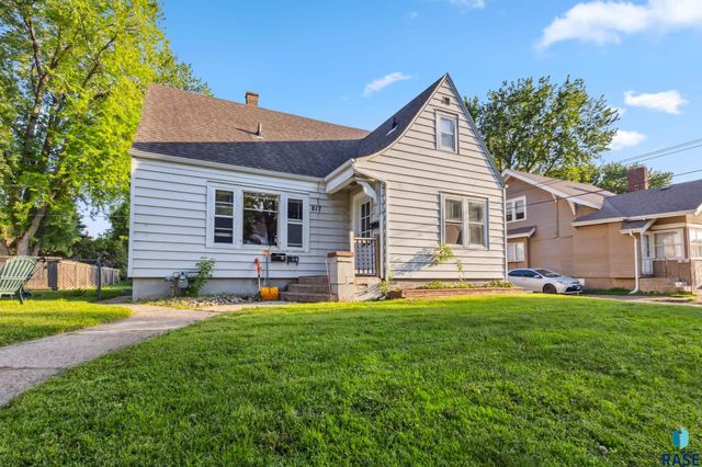 817 W 15th St Street, Sioux Falls, SD 57104