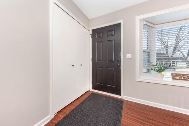 237 Winchester Street, South Lyon, MI 48178