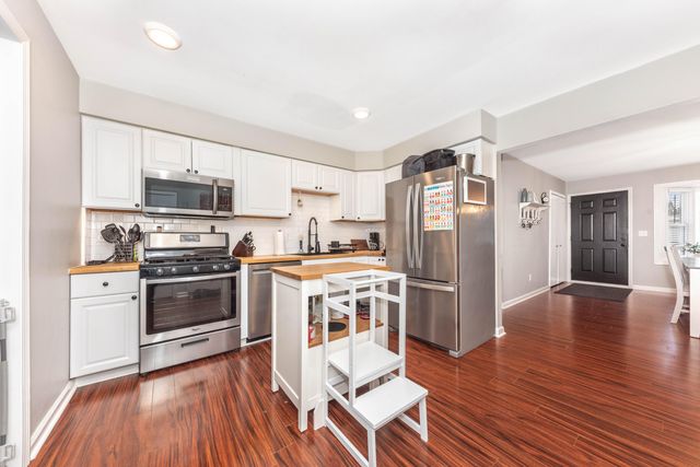 237 Winchester Street, South Lyon, MI 48178