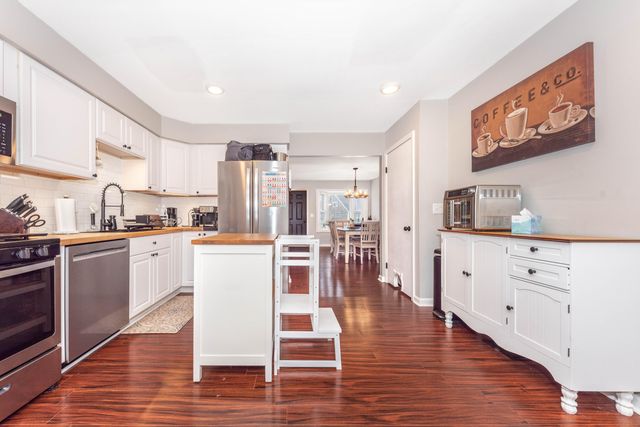 237 Winchester Street, South Lyon, MI 48178