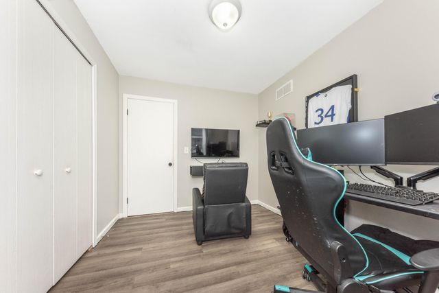 237 Winchester Street, South Lyon, MI 48178