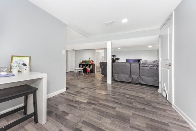 237 Winchester Street, South Lyon, MI 48178