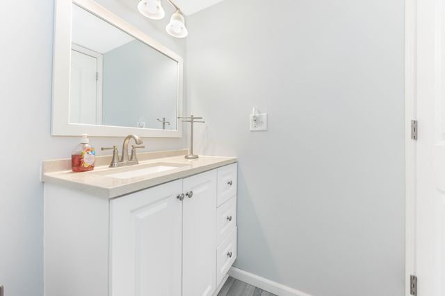 237 Winchester Street, South Lyon, MI 48178