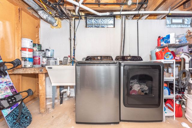 237 Winchester Street, South Lyon, MI 48178