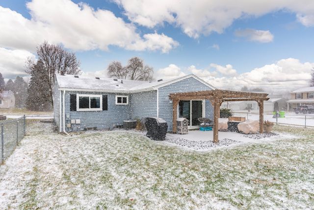 237 Winchester Street, South Lyon, MI 48178