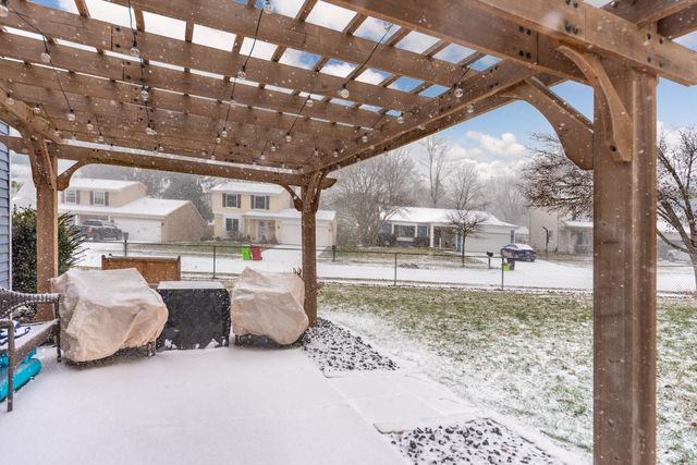 237 Winchester Street, South Lyon, MI 48178