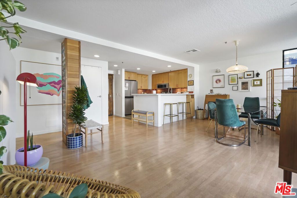 880 W 1st Street 604, Los Angeles, CA 90012