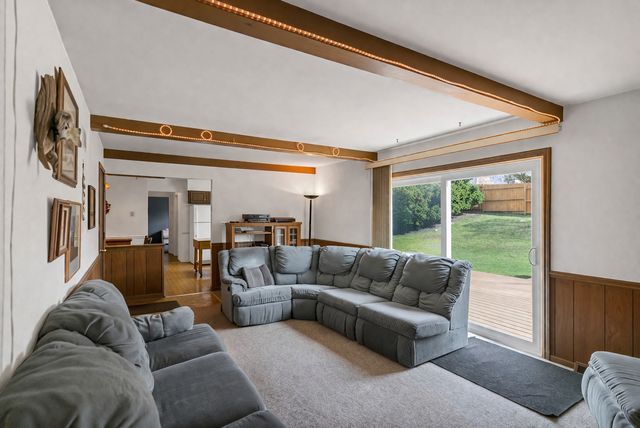 815 Knightsbridge Lane, Schaumburg, IL 60195