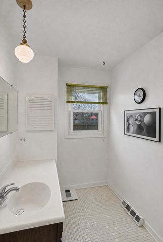 815 Knightsbridge Lane, Schaumburg, IL 60195