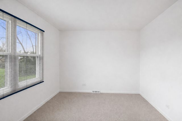 815 Knightsbridge Lane, Schaumburg, IL 60195