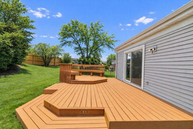 815 Knightsbridge Lane, Schaumburg, IL 60195