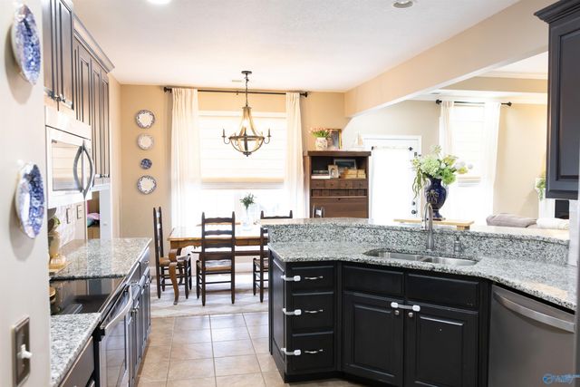 651 Berry Hill Lane SW, Arab, AL 35016