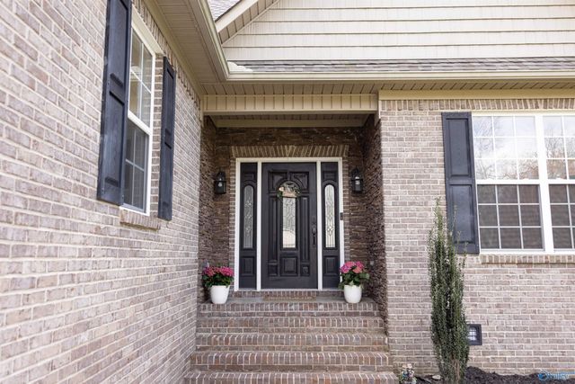 651 Berry Hill Lane SW, Arab, AL 35016