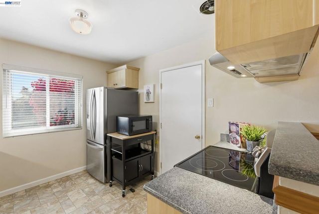 18160 Hunter Ave, San Lorenzo, CA 94541