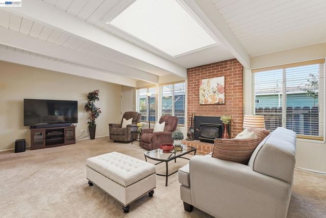 18160 Hunter Ave, San Lorenzo, CA 94541