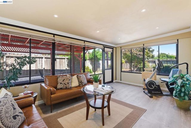 18160 Hunter Ave, San Lorenzo, CA 94541