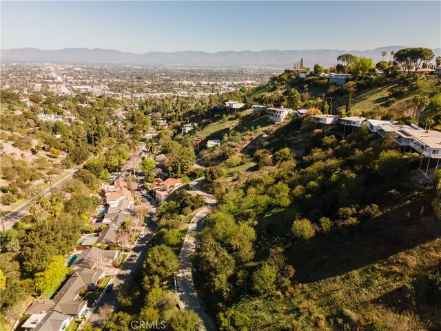 3724 N Knobhill Drive, Sherman Oaks, CA 91423