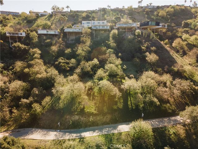 3724 N Knobhill Drive, Sherman Oaks, CA 91423