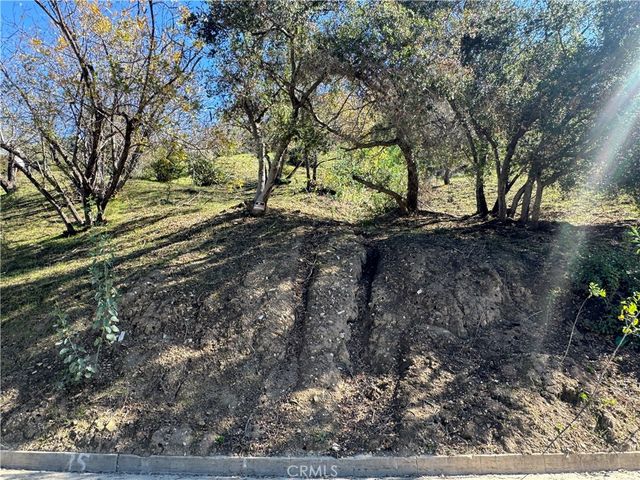3724 N Knobhill Drive, Sherman Oaks, CA 91423