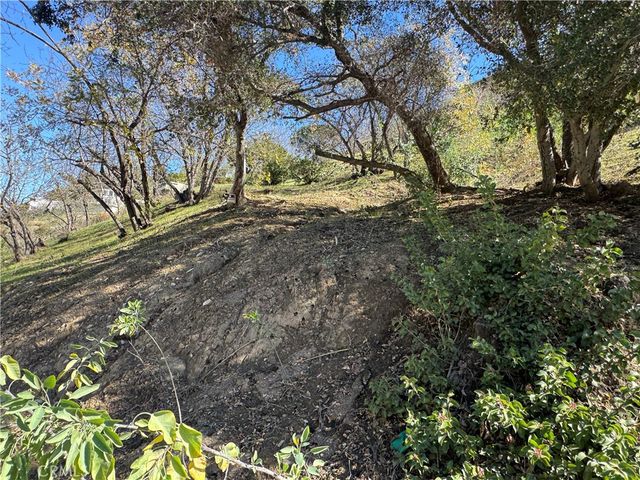 3724 N Knobhill Drive, Sherman Oaks, CA 91423