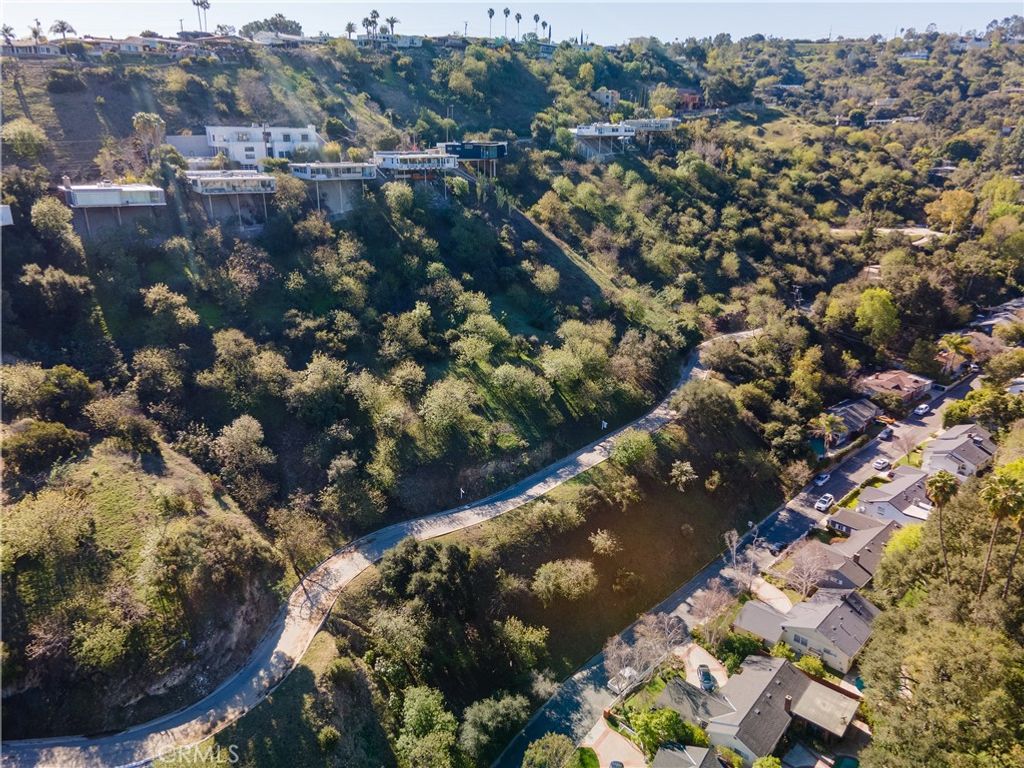 3724 N Knobhill Drive, Sherman Oaks, CA 91423