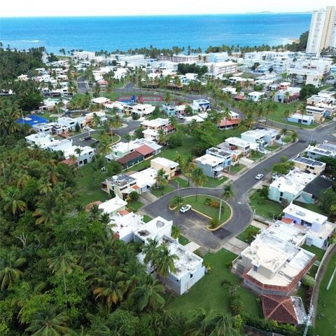 15 PALOMINO, Luquillo, PR 00773