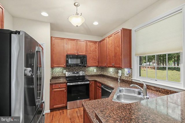 8311 STONEWALL LN, Woodford, VA 22580