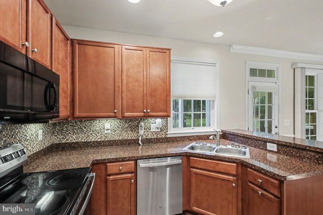 8311 STONEWALL LN, Woodford, VA 22580