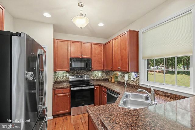 8311 STONEWALL LN, Woodford, VA 22580