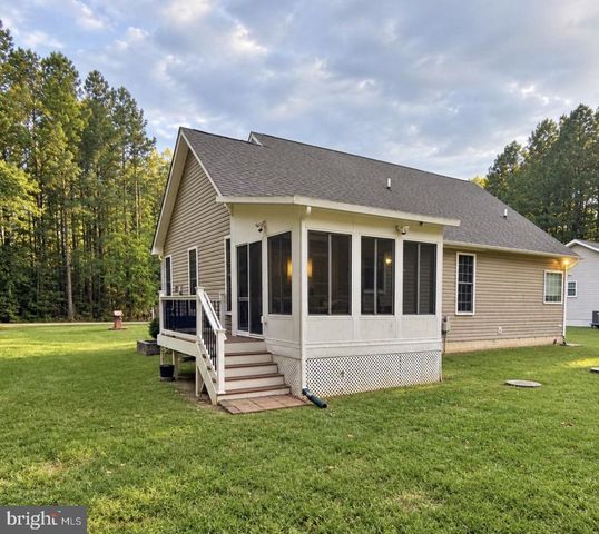 8311 STONEWALL LN, Woodford, VA 22580