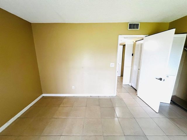 1605 Meadows Circle W 1605, Boynton Beach, FL 33436