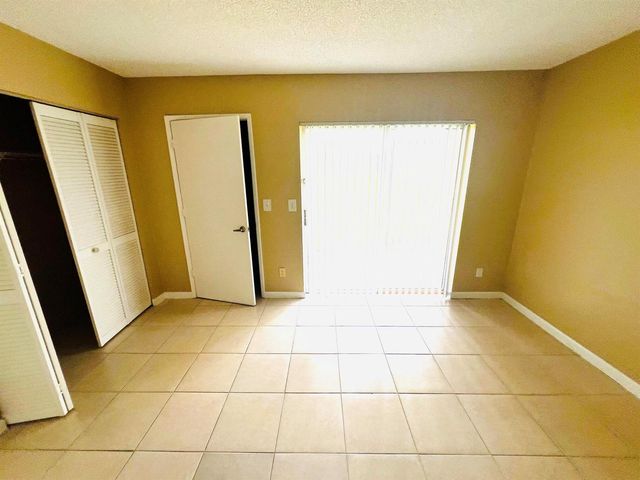1605 Meadows Circle W 1605, Boynton Beach, FL 33436