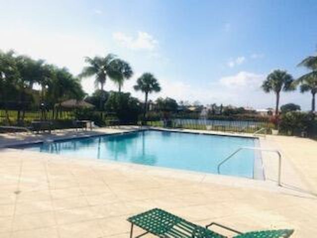 1605 Meadows Circle W 1605, Boynton Beach, FL 33436