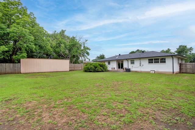 706 W Cheri Ann Drive W, Bells, TX 75414