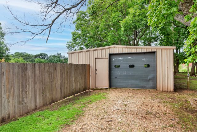 706 W Cheri Ann Drive W, Bells, TX 75414