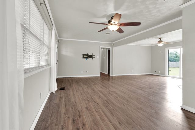 706 W Cheri Ann Drive W, Bells, TX 75414
