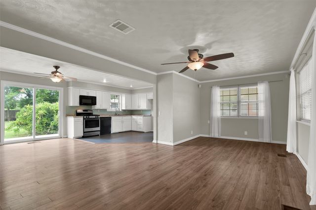 706 W Cheri Ann Drive W, Bells, TX 75414