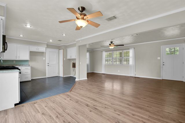 706 W Cheri Ann Drive W, Bells, TX 75414