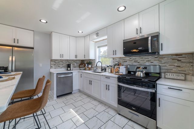 2200 Rhode Island Street, Gary, IN 46407