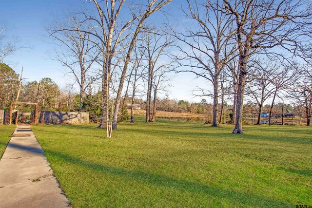 1687 W Point Rd, Kilgore, TX 75662