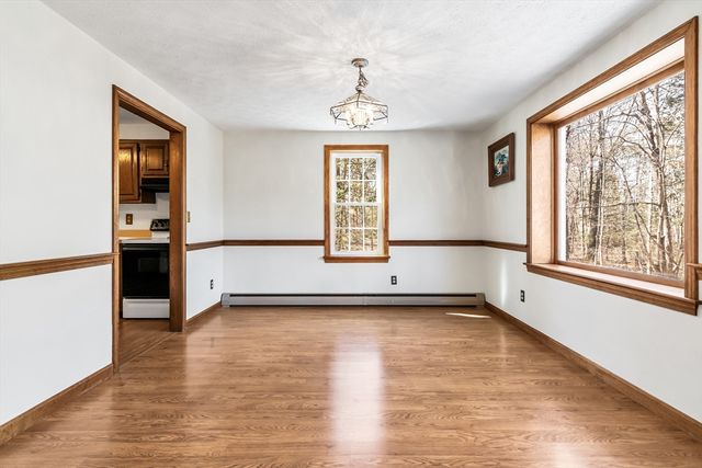 33 Lawson Farm Rd, Londonderry, NH 03053