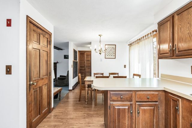 33 Lawson Farm Rd, Londonderry, NH 03053