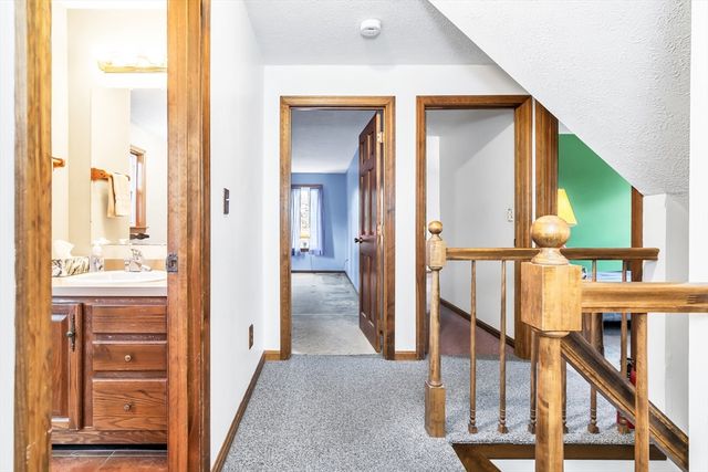 33 Lawson Farm Rd, Londonderry, NH 03053