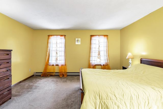 33 Lawson Farm Rd, Londonderry, NH 03053