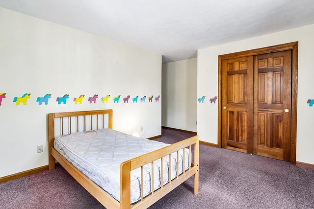 33 Lawson Farm Rd, Londonderry, NH 03053