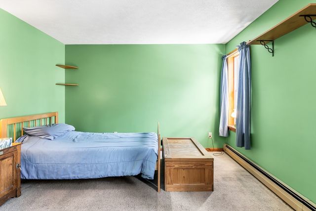 33 Lawson Farm Rd, Londonderry, NH 03053