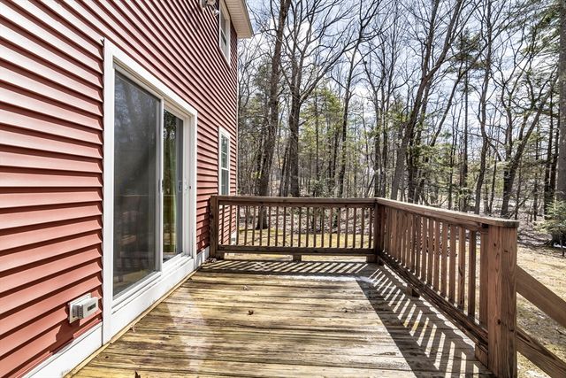 33 Lawson Farm Rd, Londonderry, NH 03053