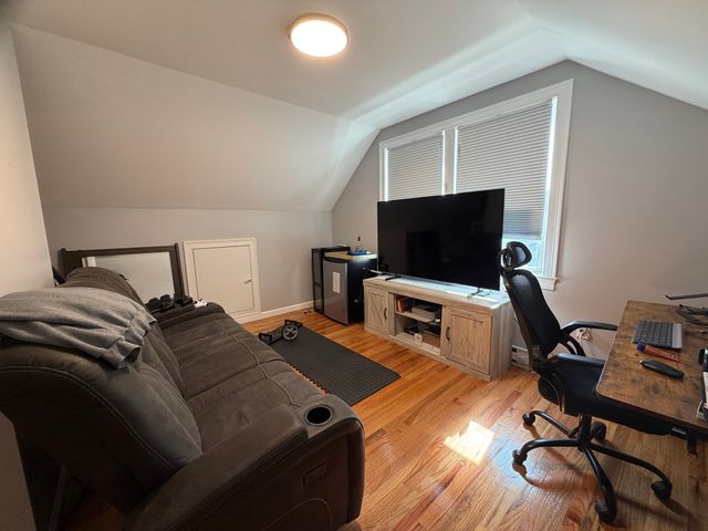 151 Oakland St 1, Malden, MA 02148
