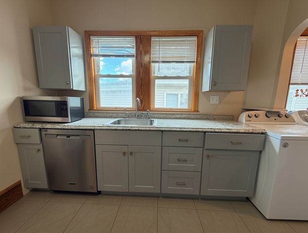 151 Oakland St 1, Malden, MA 02148