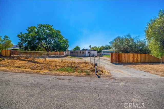 45991 Willowbrook, Hemet, CA 92544